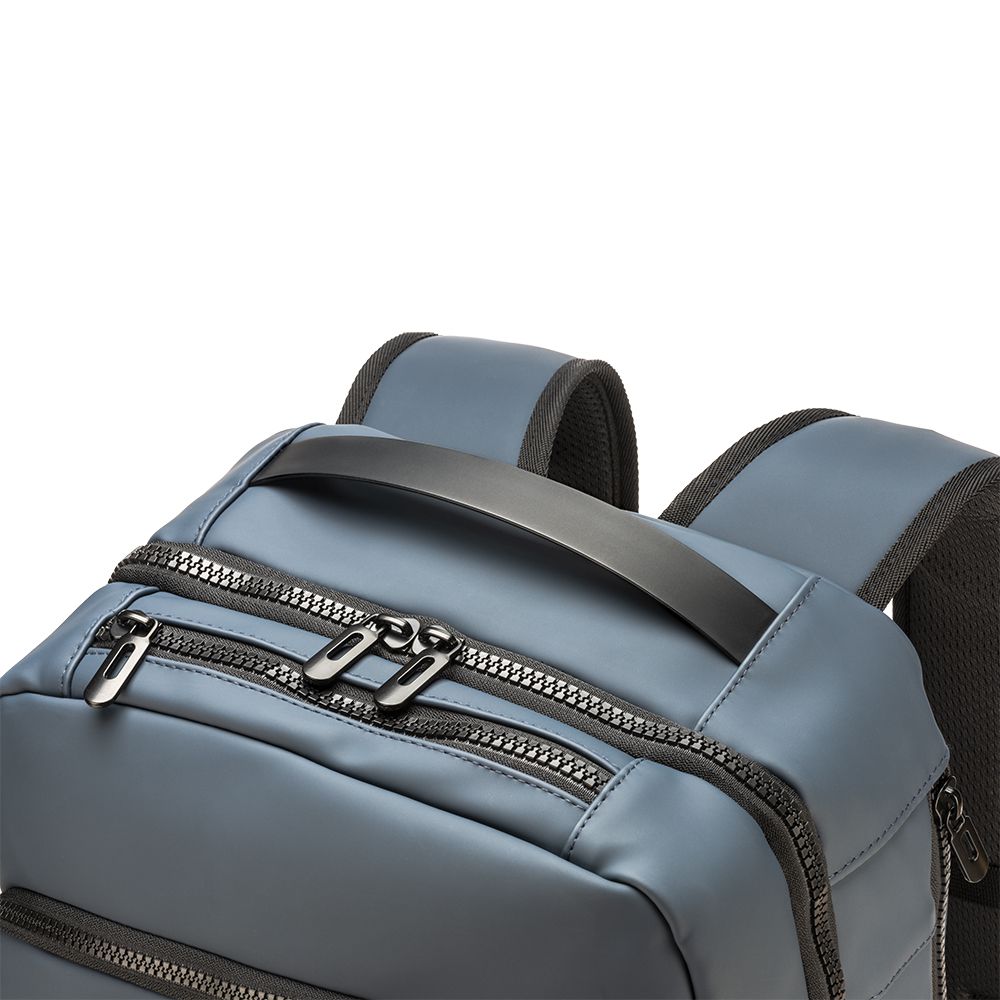 SAC A DOS PORTE • CAP10